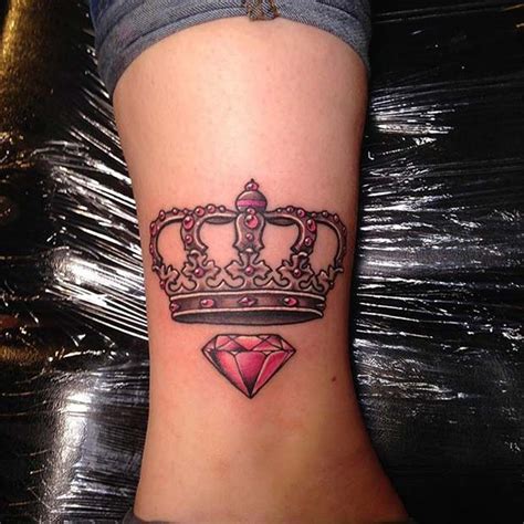 crown tattoos for women.